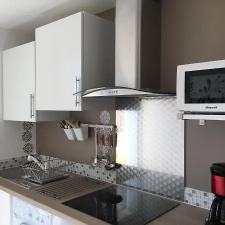 Appartement Goeland 3, Classe Climatise, Wifi, Terrasses Petite Vue Laterale Au 3 Eme Etage Sans Ascenseur Toulon