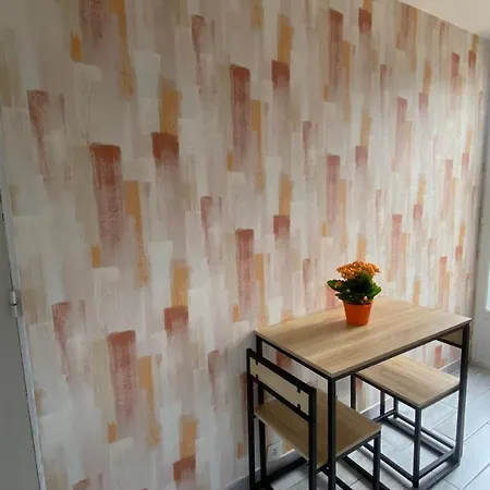 Appartement Goeland 3, Classe Climatise, Wifi, Terrasses Petite Vue Laterale Au 3 Eme Etage Sans Ascenseur Toulon