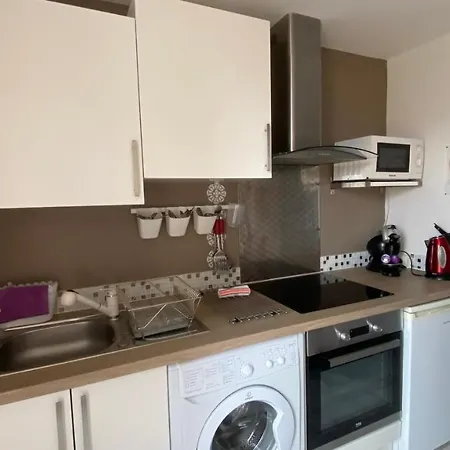 Appartement Goeland 3, Classe Climatise, Wifi, Terrasses Petite Vue Laterale Au 3 Eme Etage Sans Ascenseur Toulon